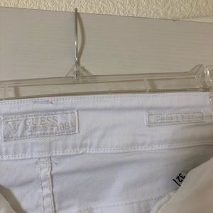 White jeans. Great for any occasion 💗